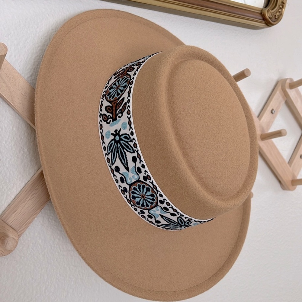 Wonderly hat